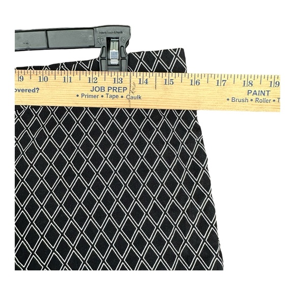 Susan Graver 14 Black White Geo Print Capri Pants Stretch Pull On Casual Career - Picture 6 of 9